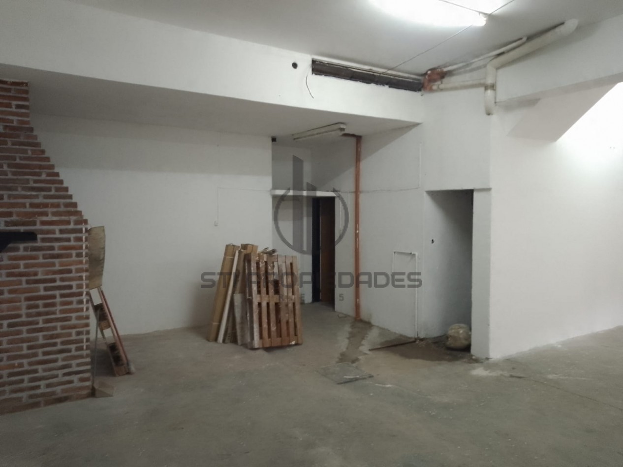 Venta de galpon en barrio Azcuenaga