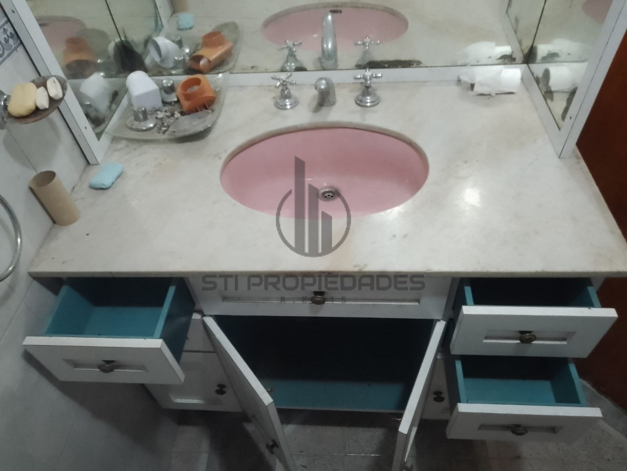 Venta de galpon en barrio Azcuenaga