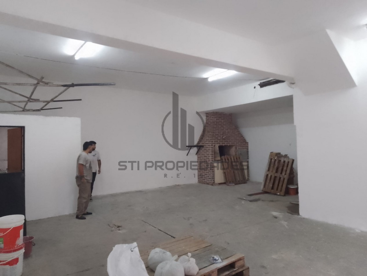 Venta de galpon en barrio Azcuenaga