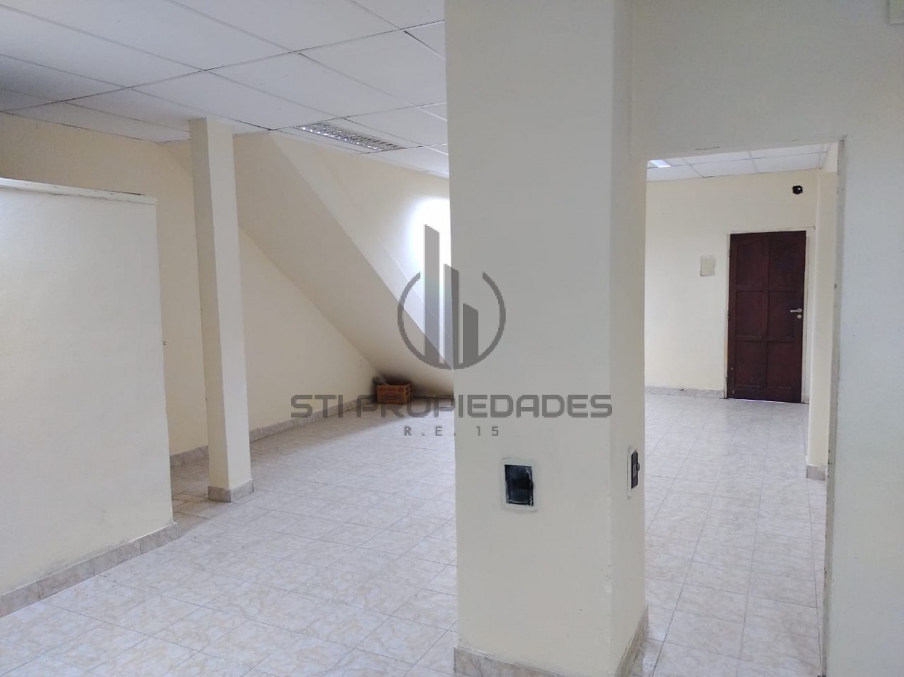 Venta de local en ochava - Barrio Azcuenaga