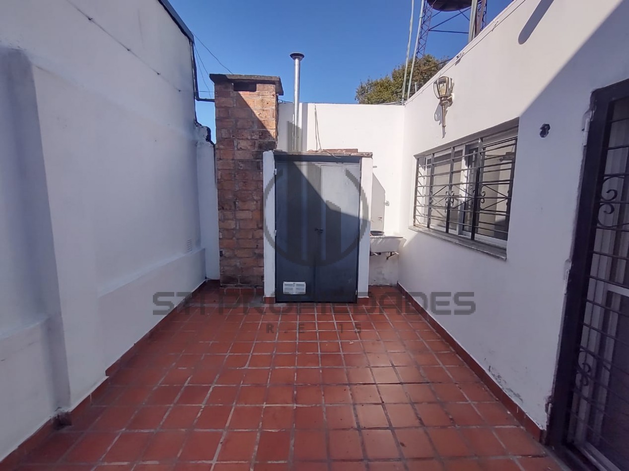 Casa planta alta en alquilar - Amplios ambientes