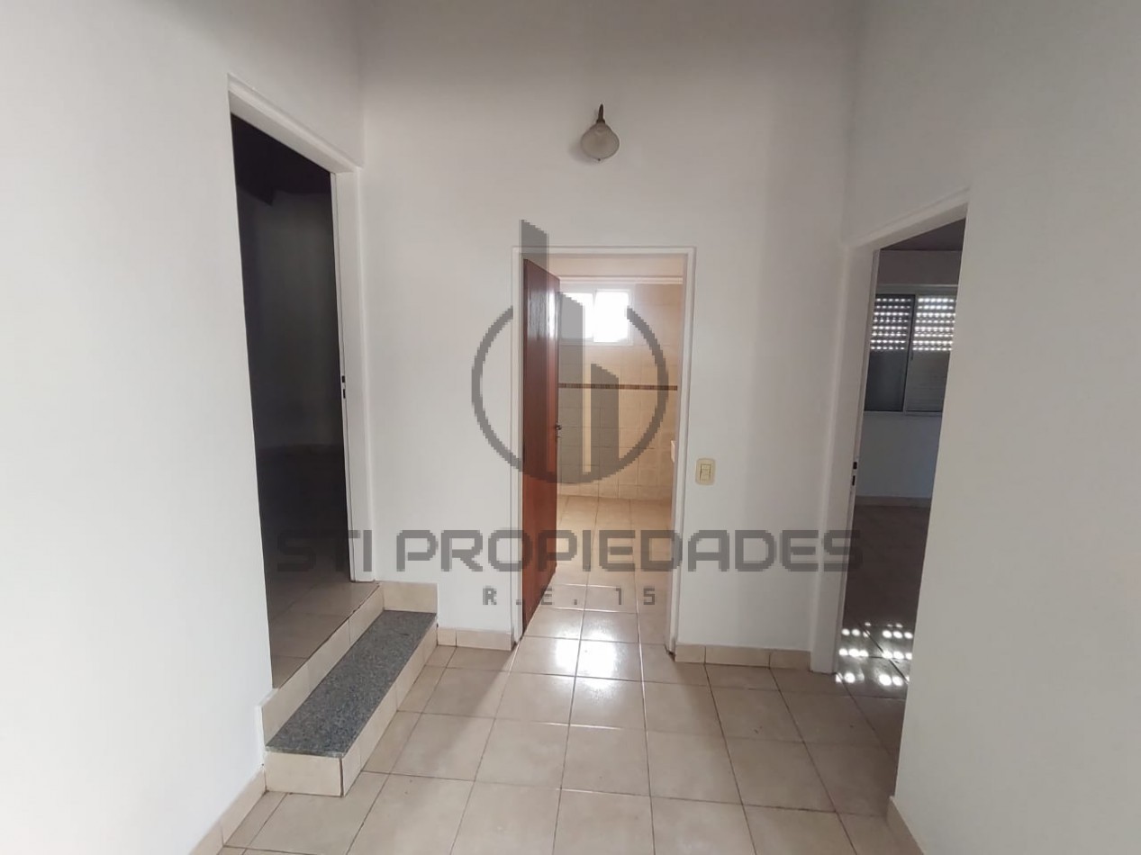 Casa planta alta en alquilar - Amplios ambientes