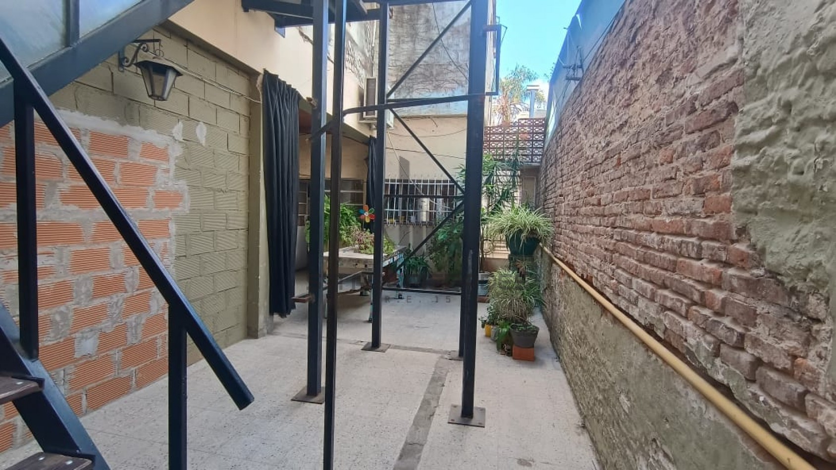 Venta de casa en Arroyito - ideal dos familias