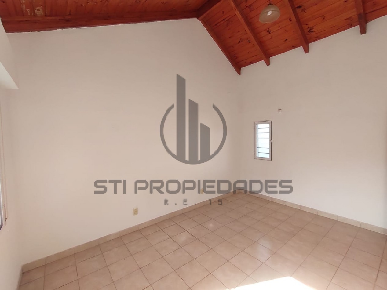 Casa planta alta en alquilar - Amplios ambientes