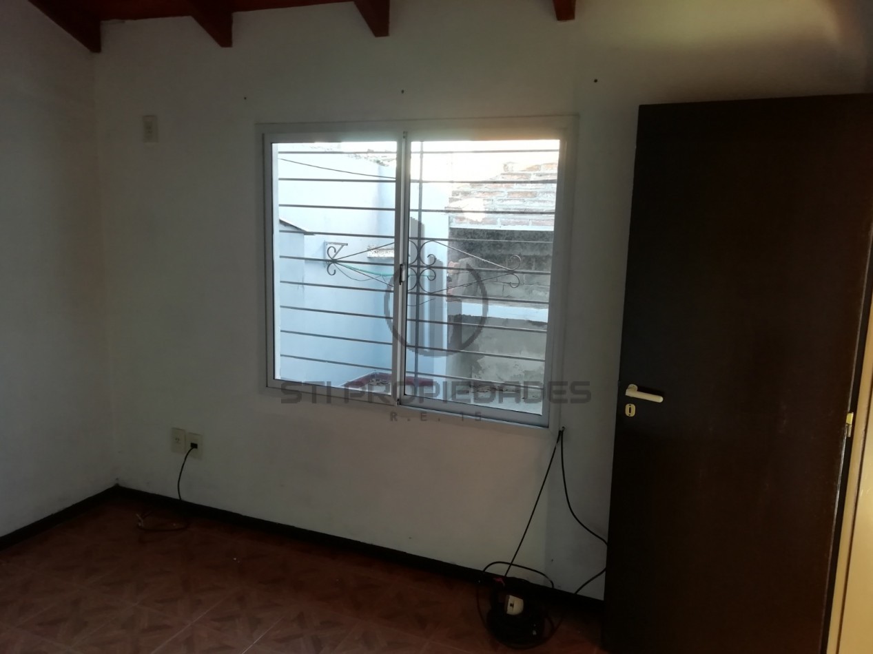 Venta departamento en barrio Azcuenaga - Planta alta - Dos dormitorios