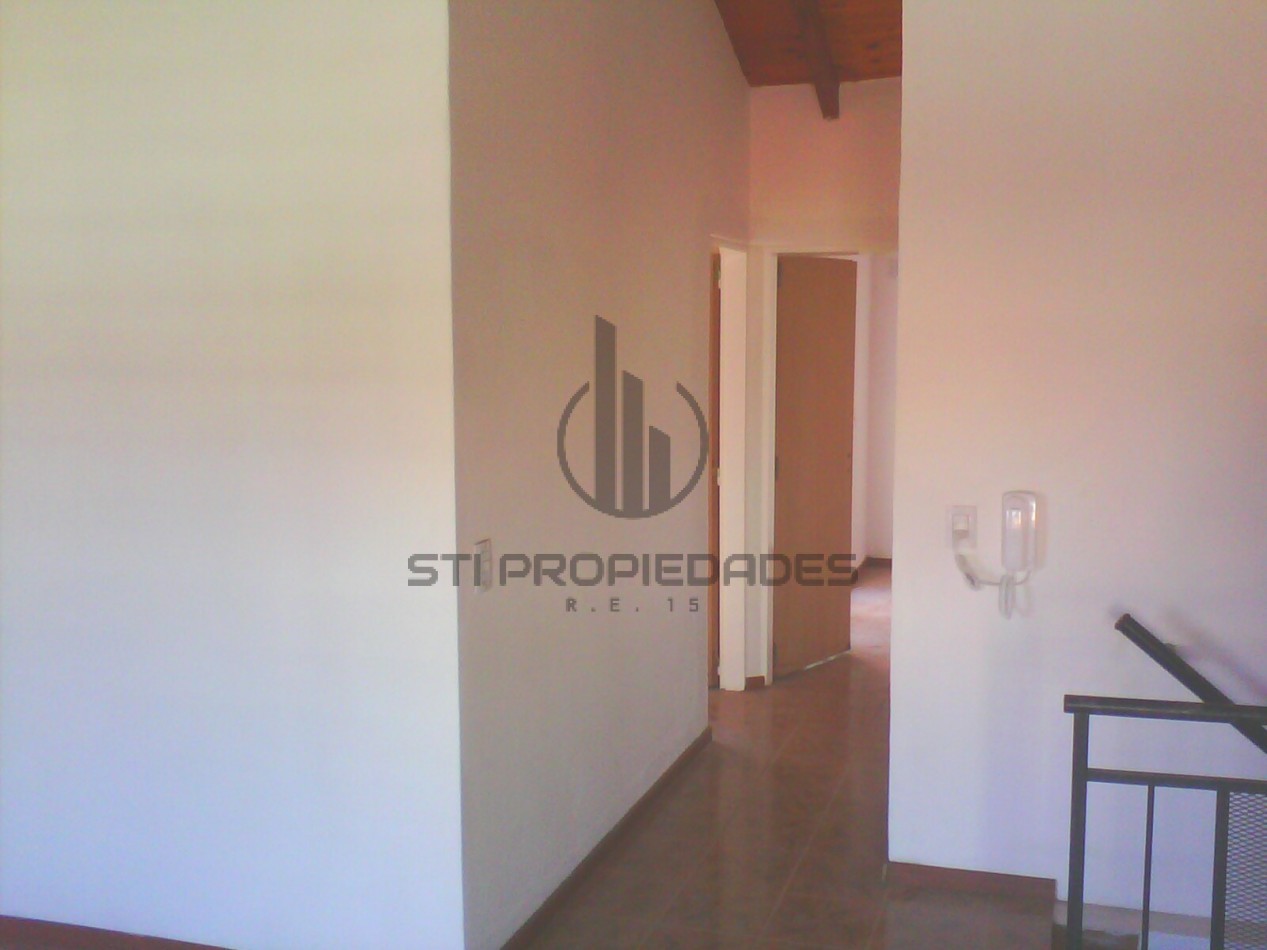 Venta departamento en barrio Azcuenaga - Planta alta - Dos dormitorios