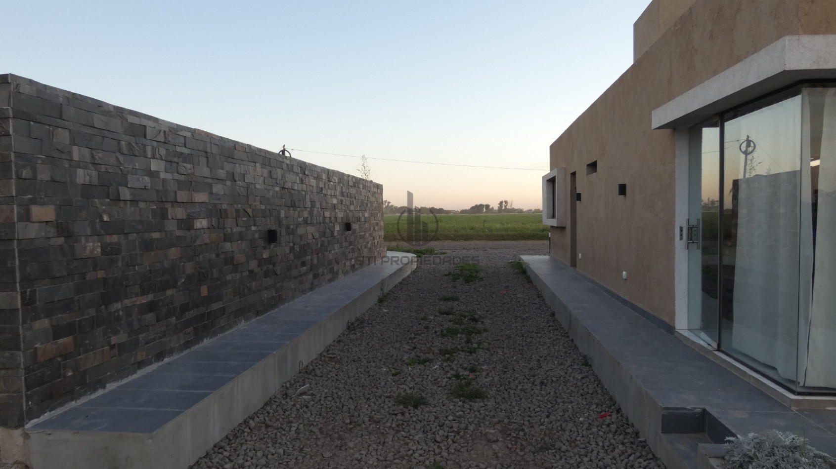 CONDOMINIO DE ALVEAR - Entrega y ctas fijas