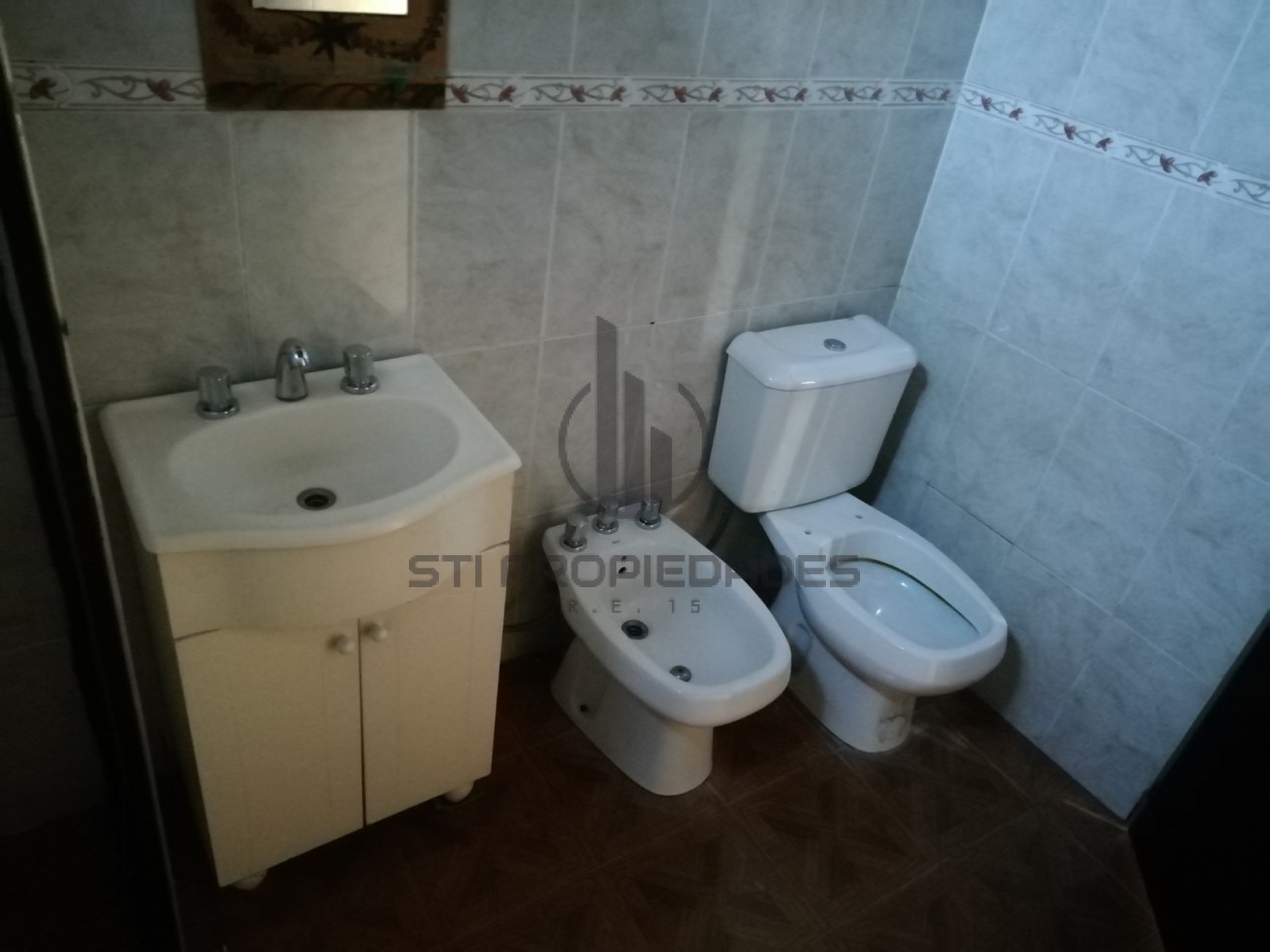 Venta departamento en barrio Azcuenaga - Planta alta - Dos dormitorios