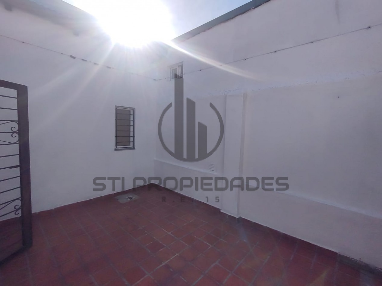 Casa planta alta en alquilar - Amplios ambientes