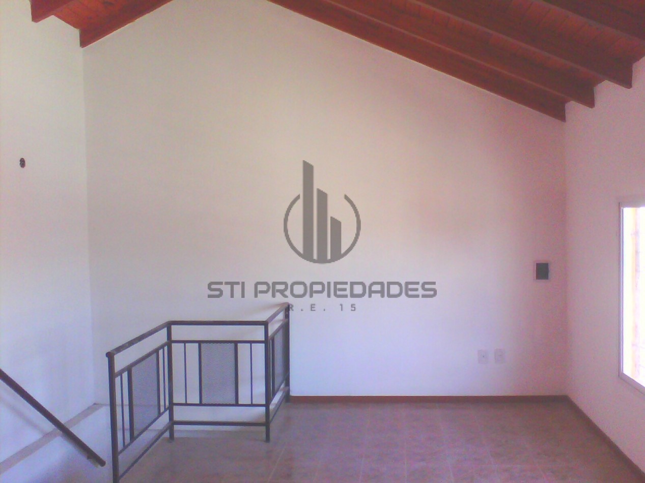 Venta departamento en barrio Azcuenaga - Planta alta - Dos dormitorios