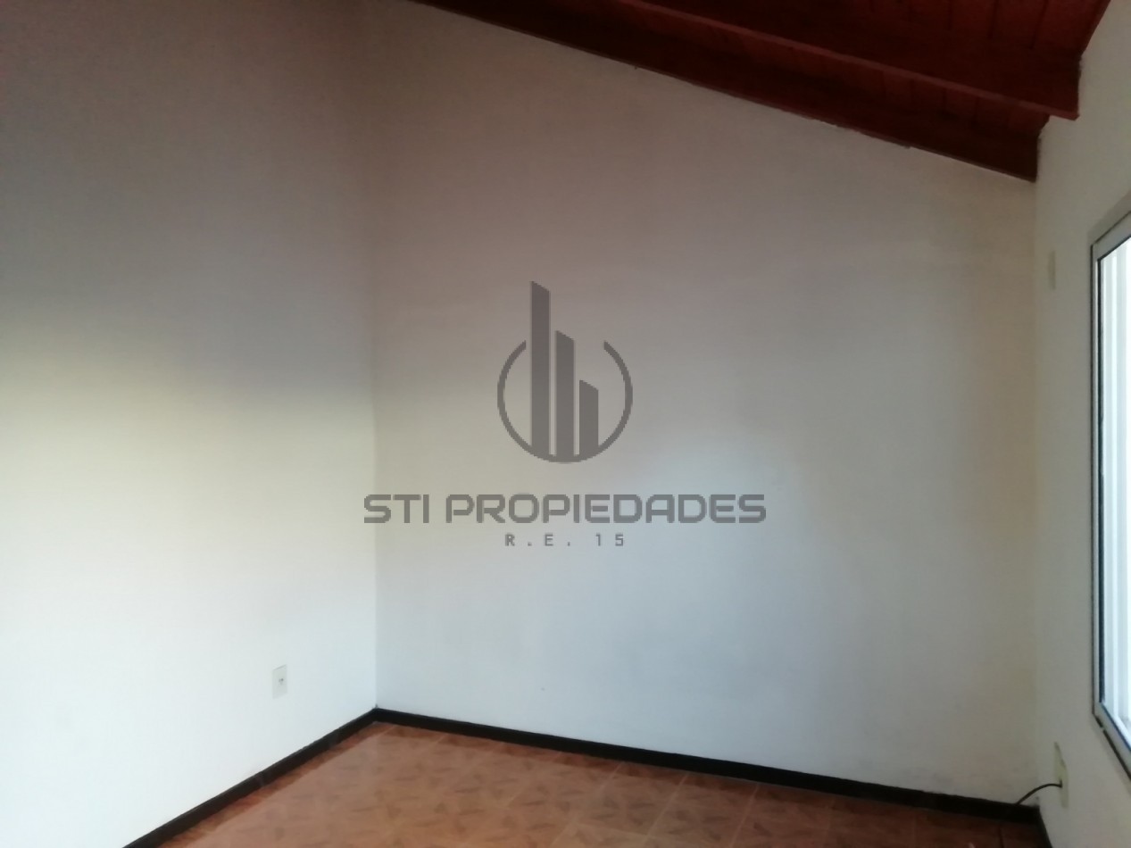 Venta departamento en barrio Azcuenaga - Planta alta - Dos dormitorios