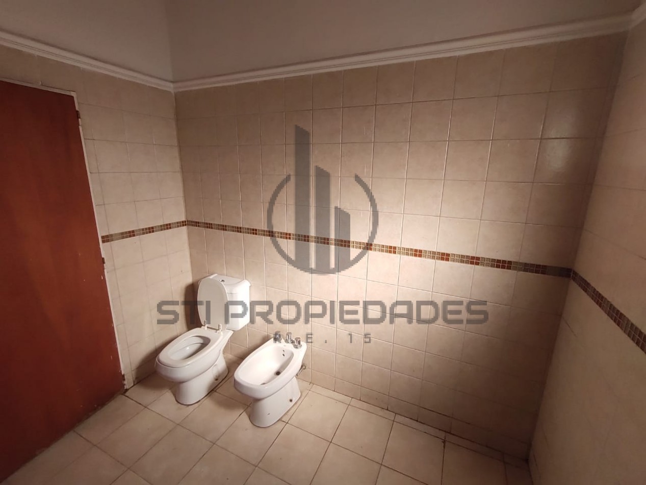 Casa planta alta en alquilar - Amplios ambientes