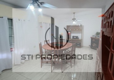 Venta de casa de 3 dormitorios - Patio - Cochera - Local - VGG